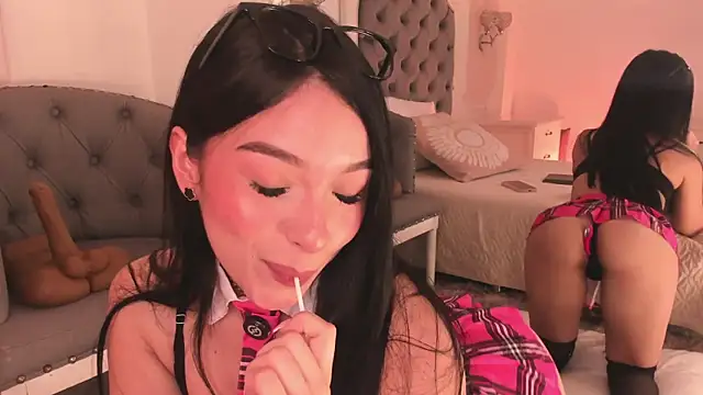 Victoria Watsson online show from November 9, 2025, 12:20 pm