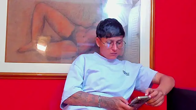 Snapshot of Tamarahryan chatting on April 15, 2026, 4:22 pm Tamarahryan online show from April 15, 2026, 4:22 pm
