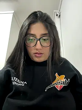 croftsmila online show from October 27, 2025, 11:27 pm