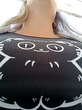 Misscata1106 online show from November 17, 2025, 6:45 pm