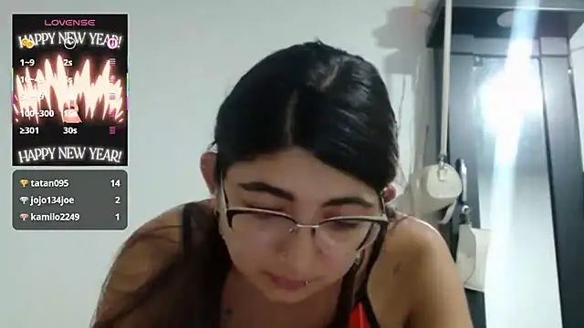 Snapshot of esteni chatting on March 19, 2025, 4:57 am esteni online show from March 19, 2025, 4:57 am