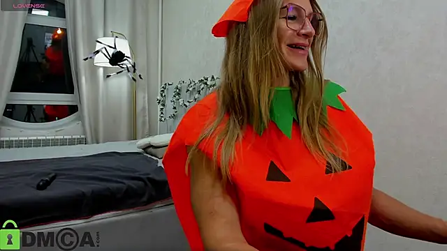 Milf Tea online show from October 31, 2025, 1:02 am