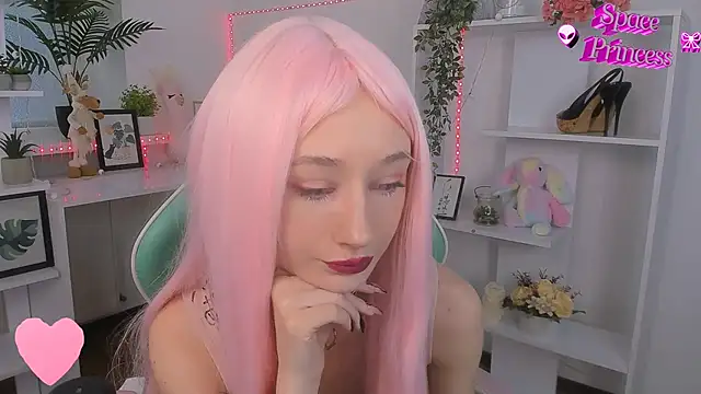 Katia Kim online show from October 28, 2025, 6:45 am