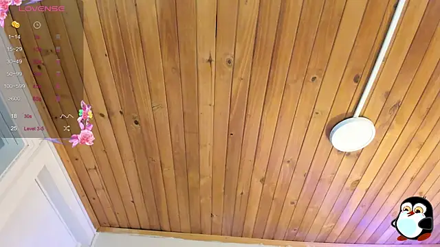 cristal  hot 1 online show from September 15, 2025, 5:19 am