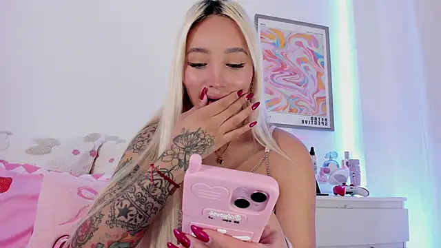  viioletweekend  online show from February 28, 2025, 6:09 pm