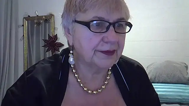 SweetCherry27 online show from February 14, 2026, 4:13 am