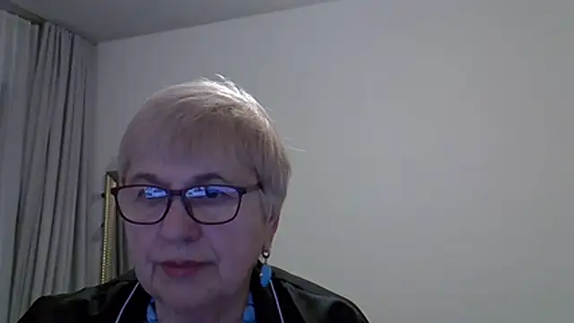 SweetCherry27 online show from February 4, 2026, 5:08 pm