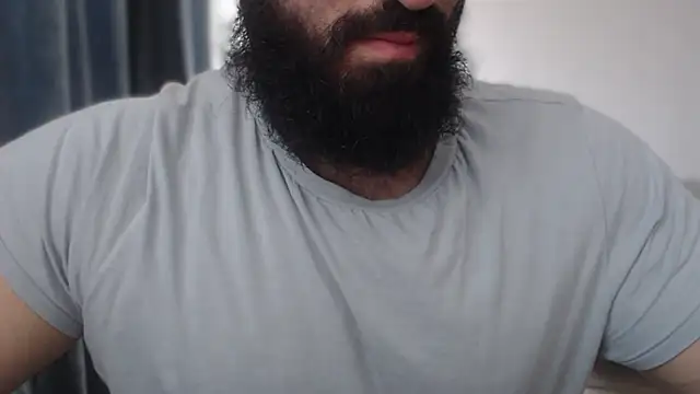 hugemachohandsome online show from November 18, 2025, 10:07 am