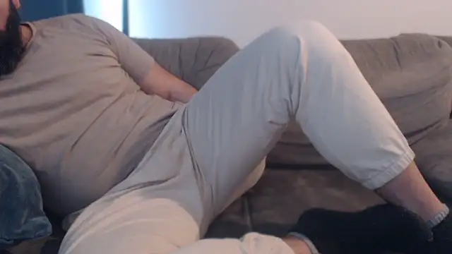 hugemachohandsome online show from February 12, 2026, 9:53 am