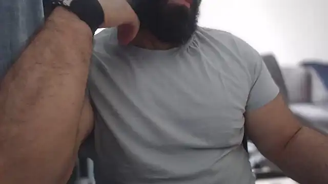 hugemachohandsome online show from October 2, 2025, 8:18 am