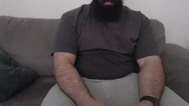 hugemachohandsome online show from April 17, 2026, 6:49 am