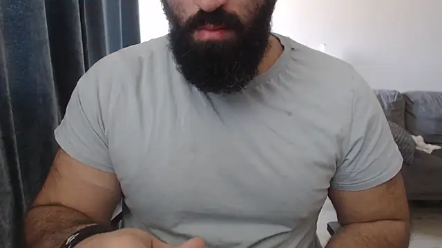 hugemachohandsome online show from November 5, 2025, 8:28 am