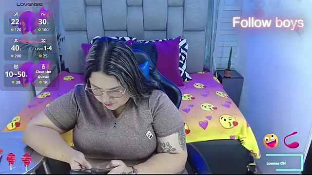 evelin zaens online show from November 26, 2025, 4:12 am