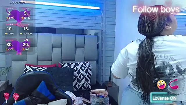 Snapshot of evelin_zaens chatting on January 17, 2026, 4:05 am evelin zaens online show from January 17, 2026, 4:05 am