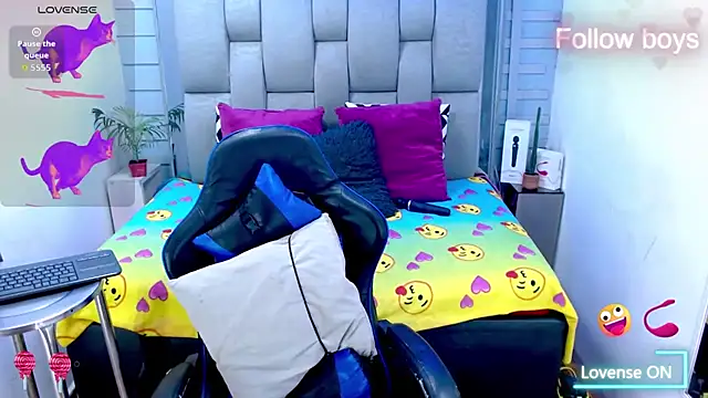 Snapshot of evelin_zaens chatting on February 5, 2026, 6:20 am evelin zaens online show from February 5, 2026, 6:20 am