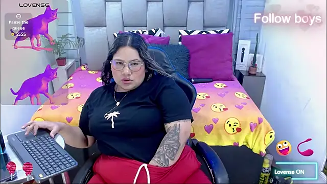 Snapshot of evelin_zaens chatting on February 15, 2026, 7:51 am evelin zaens online show from February 15, 2026, 7:51 am