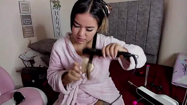 SaraCrow online show from September 20, 2025, 5:34 am