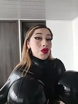Snapshot of LatexDevil_Blondie chatting on June 10, 2026, 1:23 pm LatexDevil Blondie online show from June 10, 2026, 1:23 pm