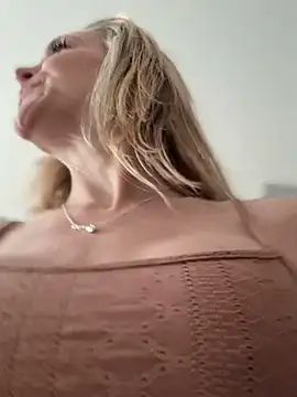 MessyNastyQueen online show from March 14, 2025, 4:30 pm