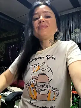 KikiXRed online show from January 14, 2026, 5:22 am