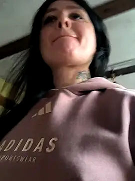 KikiXRed online show from November 22, 2025, 9:08 am