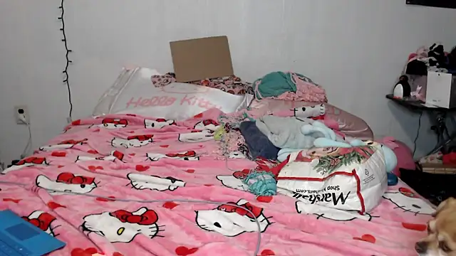 Cupcakecutie449 online show from February 7, 2026, 6:43 am