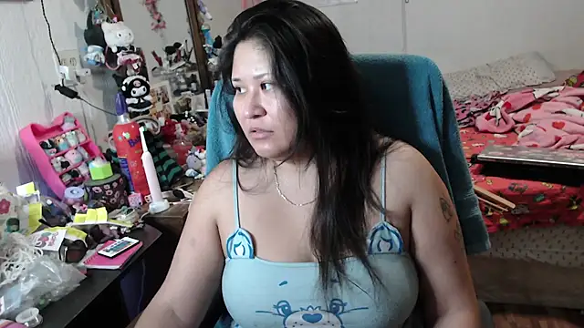 Snapshot of Cupcakecutie449 chatting on July 28, 2026, 9:17 am Cupcakecutie449 online show from July 28, 2026, 9:17 am