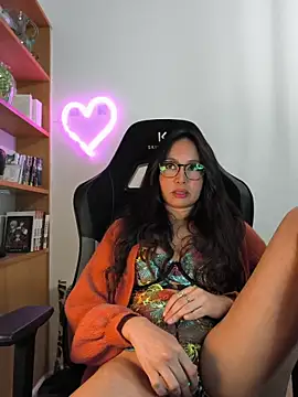 Snapshot of Naughty-Jessie chatting on February 15, 2026, 9:47 pm Naughty-Jessie online show from February 15, 2026, 9:47 pm