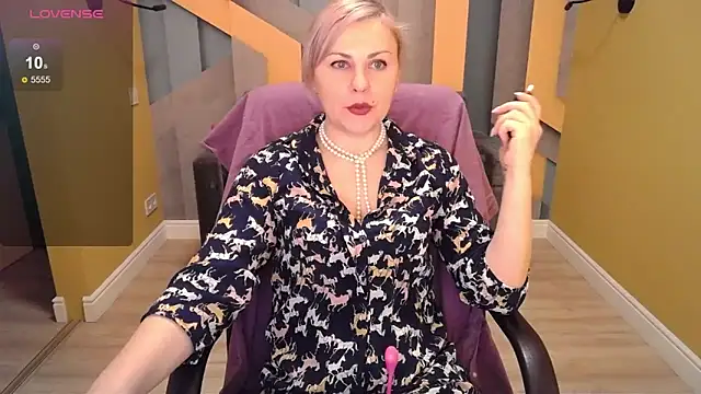 Snapshot of Candy_Long chatting on January 27, 2025, 6:30 am Candy Long online show from January 27, 2025, 6:30 am