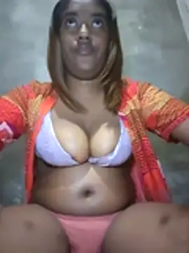 prettyQ  online show from May 3, 2026, 6:44 pm