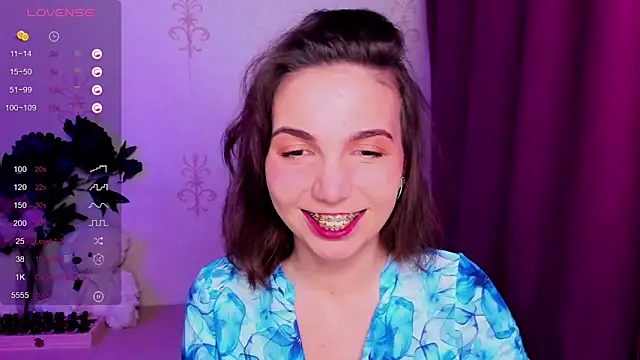 KindHazelHere  online show from March 3, 2026, 5:09 pm