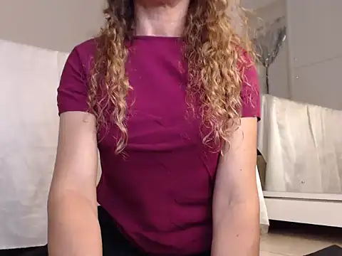 marilryn online show from September 12, 2025, 2:44 am