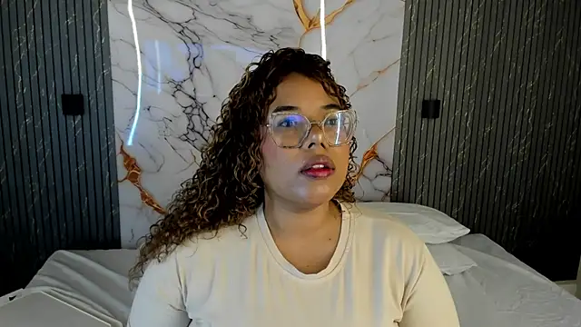 Snapshot of _nickypurple_ chatting on June 17, 2026, 2:05 pm nickypurple online show from June 17, 2026, 2:05 pm