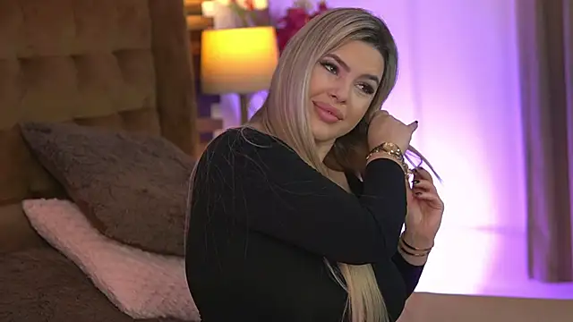 Snapshot of SophieBoobsX chatting on February 8, 2026, 10:24 am SophieBoobsX online show from February 8, 2026, 10:24 am