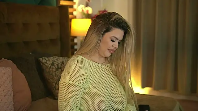 SophieBoobsX online show from December 2, 2025, 6:15 am