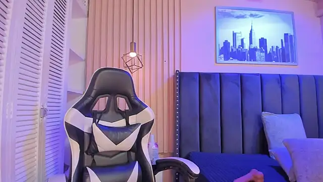 ashlye miller  online show from March 28, 2026, 4:35 am