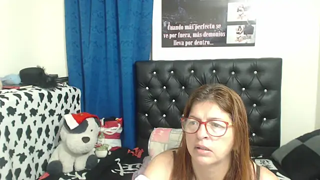 jellyfishhot online show from December 5, 2025, 2:26 pm