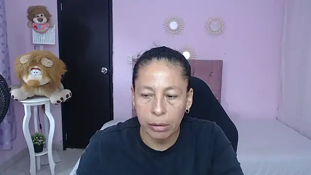 mature martina online show from March 12, 2026, 7:40 pm