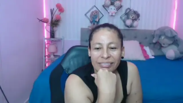 mature martina online show from May 30, 2026, 12:06 am