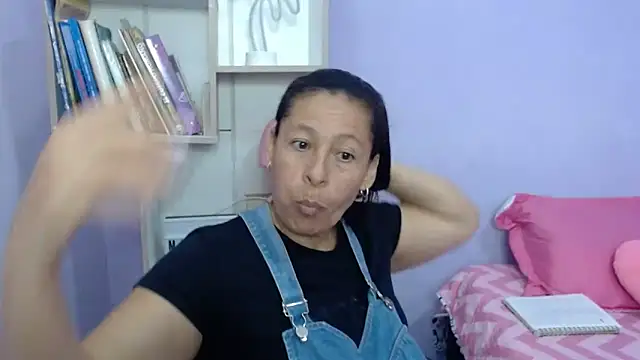 mature martina online show from October 28, 2025, 10:41 pm