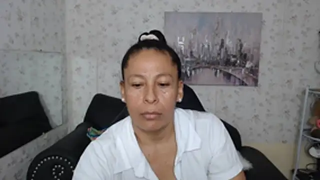 Snapshot of mature_martina chatting on July 14, 2026, 10:21 am mature martina online show from July 14, 2026, 10:21 am
