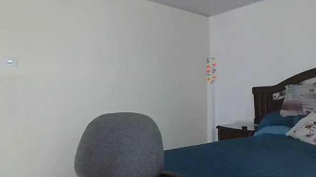 ruby-milf1 online show from December 13, 2024, 8:47 pm