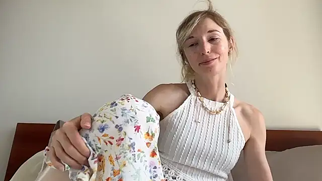 Snapshot of ivankai_ chatting on February 22, 2026, 3:20 am ivankai online show from February 22, 2026, 3:20 am