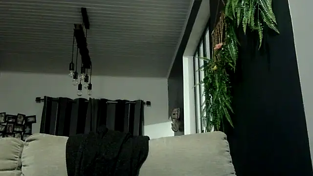 feline27 online show from November 16, 2025, 8:13 pm