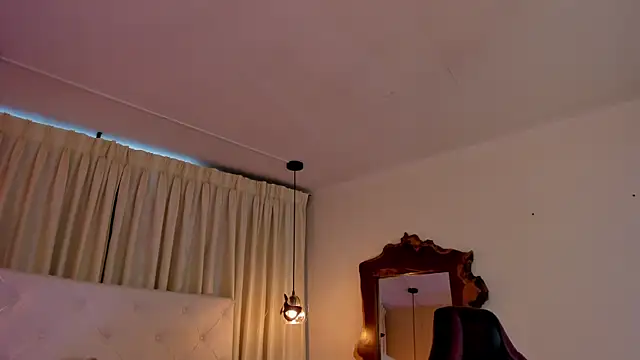 BonnieBad01 online show from December 18, 2025, 2:54 pm