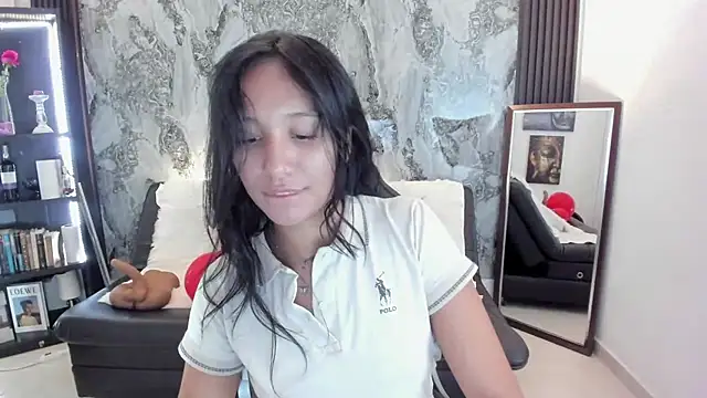 Snapshot of Nanami_19 chatting on February 16, 2026, 6:17 pm Nanami 19 online show from February 16, 2026, 6:17 pm