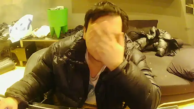 Snapshot of Bebemickey75 chatting on November 16, 2025, 8:46 pm Bebemickey75 online show from November 16, 2025, 8:46 pm