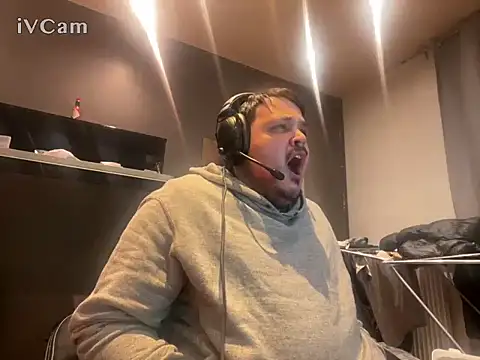 Snapshot of Bebemickey75 chatting on September 23, 2025, 11:56 pm Bebemickey75 online show from September 23, 2025, 11:56 pm