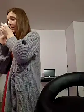Snapshot of Ladykimberly_XOXO chatting on December 9, 2024, 5:18 am Ladykimberly XOXO online show from December 9, 2024, 5:18 am