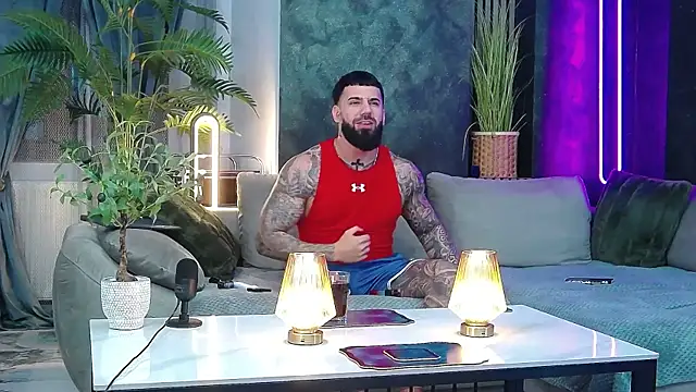 masterkingofmusclee online show from March 3, 2026, 8:38 pm